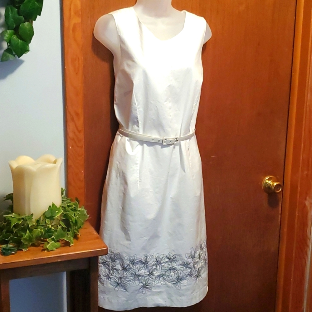 Merona sleeveless dress with belt